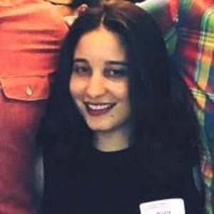 Meet your Posher, Hilary